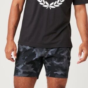 FLINT PARK Men's Advantage Short (Lined) in
Black Camo